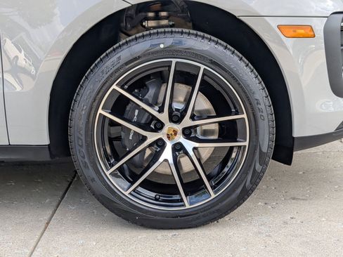 New 2026 Porsche Macan AWD/4WD image 29