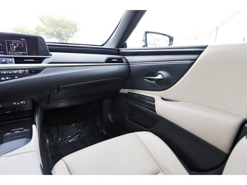 Used 2020 Lexus ES 350 w/ Premium Package image 12