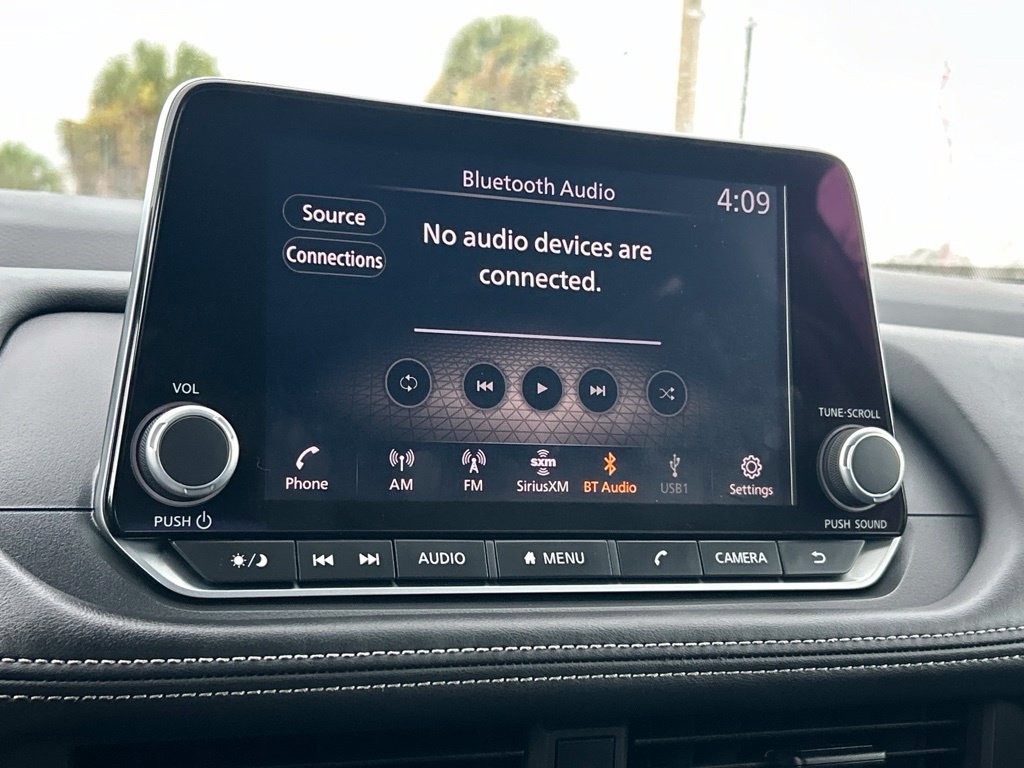 Certified 2025 Nissan Rogue S FWD image 32