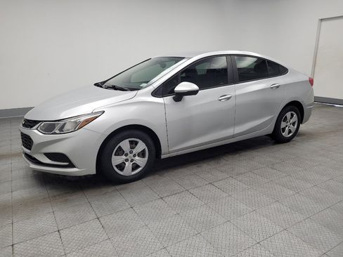 Used 2018 Chevrolet Cruze LS FWD image 2