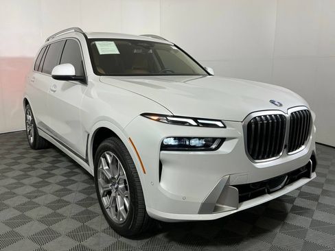 Certified 2025 BMW X7 xDrive40i w/ Executive Package AWD/4WD image 4