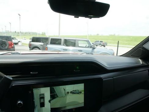 Used 2024 GMC Sierra 2500 AT4X AWD/4WD image 44