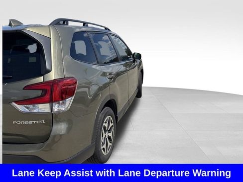 Used 2023 Subaru Forester Premium AWD/4WD image 6