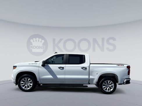 Used 2024 Chevrolet Silverado 1500 Custom AWD/4WD image 2