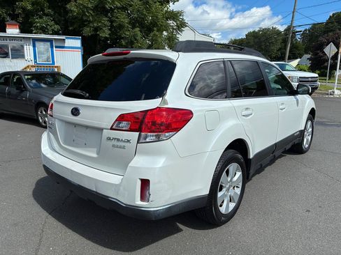 Used 2012 Subaru Outback 2.5i Premium w/ All-Weather Pkg AWD/4WD image 5