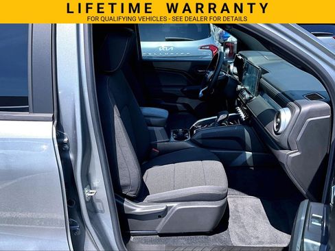 Used 2024 Chevrolet Colorado LT AWD/4WD image 7