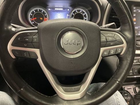 Used 2015 Jeep Cherokee Limited w/ Luxury Group AWD/4WD image 23