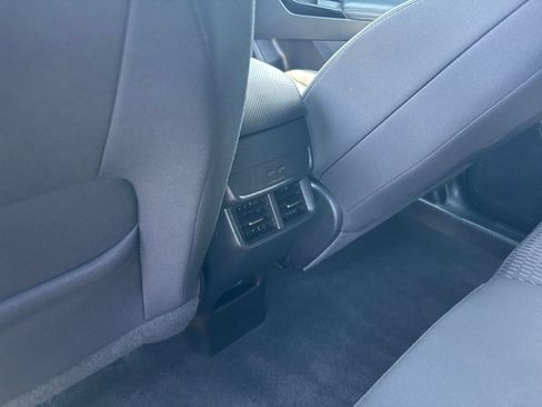 Used 2025 Chevrolet Equinox LT AWD/4WD image 19