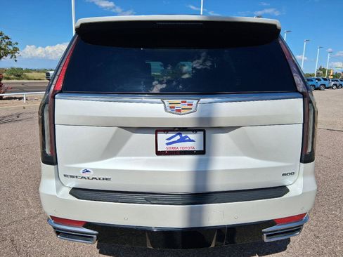 Used 2023 Cadillac Escalade Premium Luxury AWD/4WD image 5