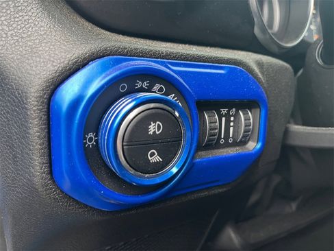 Used 2022 Jeep Gladiator Sport image 34