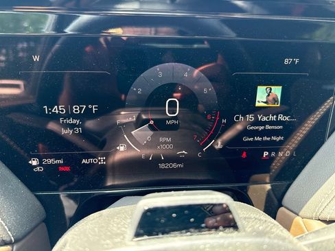 Used 2025 GMC Yukon XL Denali Ultimate AWD/4WD image 14