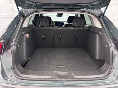 Used 2025 Chevrolet Trax LS w/ LS Convenience Package FWD image 36