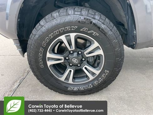 Used 2019 Toyota Tacoma TRD Sport w/ Technology Package AWD/4WD image 25