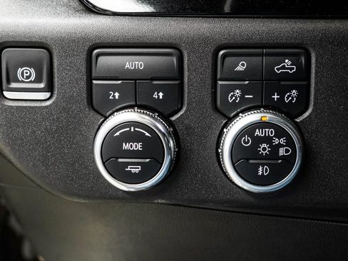 Used 2025 GMC Sierra 1500 SLT AWD/4WD image 43