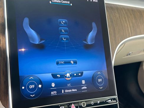 Used 2023 Mercedes-Benz C 300 4MATIC Sedan image 15