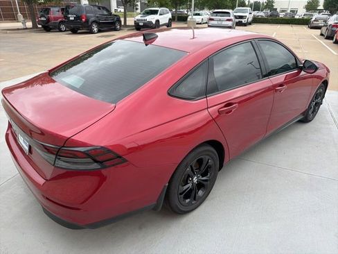 Used 2025 Honda Accord SE image 4