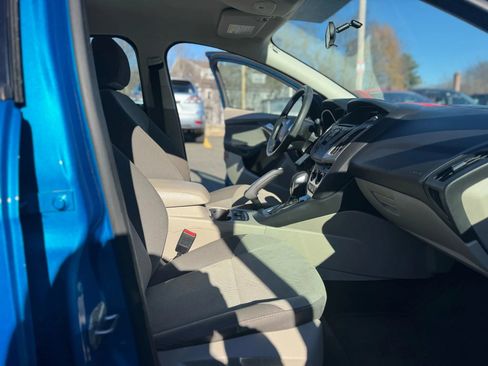 Used 2014 Ford Focus SE w/ SE Winter Package image 12