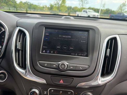 Used 2021 Chevrolet Equinox LT FWD image 21