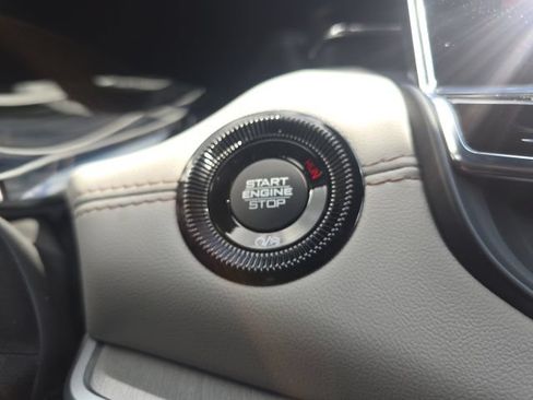 Certified 2025 Jeep Compass Limited AWD/4WD image 17