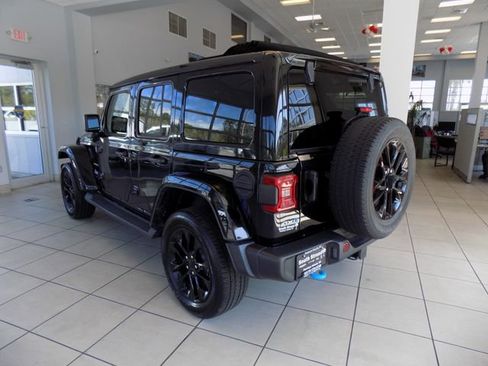 Certified 2023 Jeep Wrangler Unlimited Sahara w/ Cold Weather Group AWD/4WD image 5