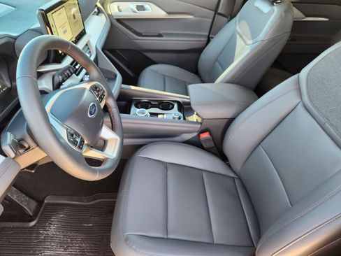 New 2026 Ford Explorer Active w/ Active Comfort Package image 13