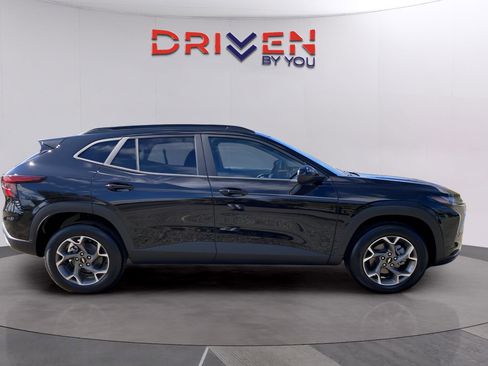 New 2026 Chevrolet Trax LT w/ Driver Confidence Package image 6