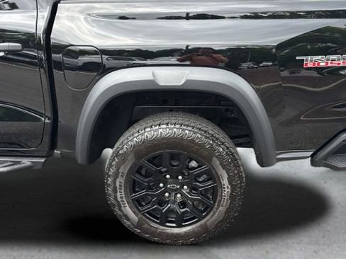 Used 2024 Chevrolet Colorado Trail Boss w/ Technology Package AWD/4WD image 33