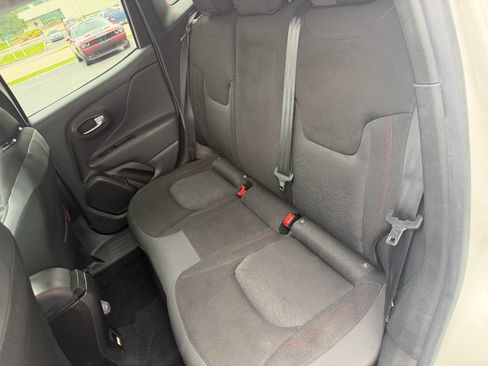 Used 2020 Jeep Renegade Trailhawk w/ Cold Weather Group AWD/4WD image 48