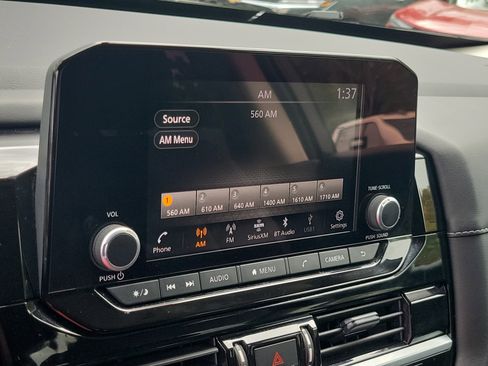 Used 2025 Nissan Pathfinder SV image 32