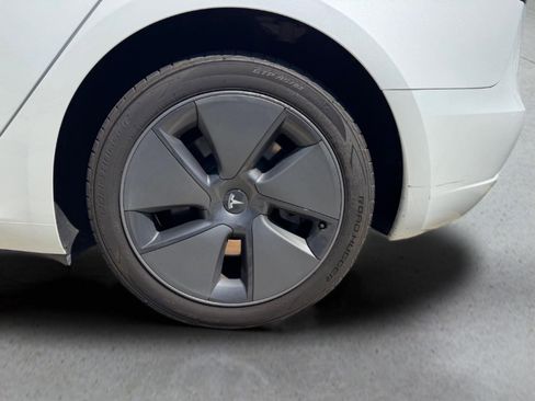 Used 2023 Tesla Model 3 Standard Range RWD image 5