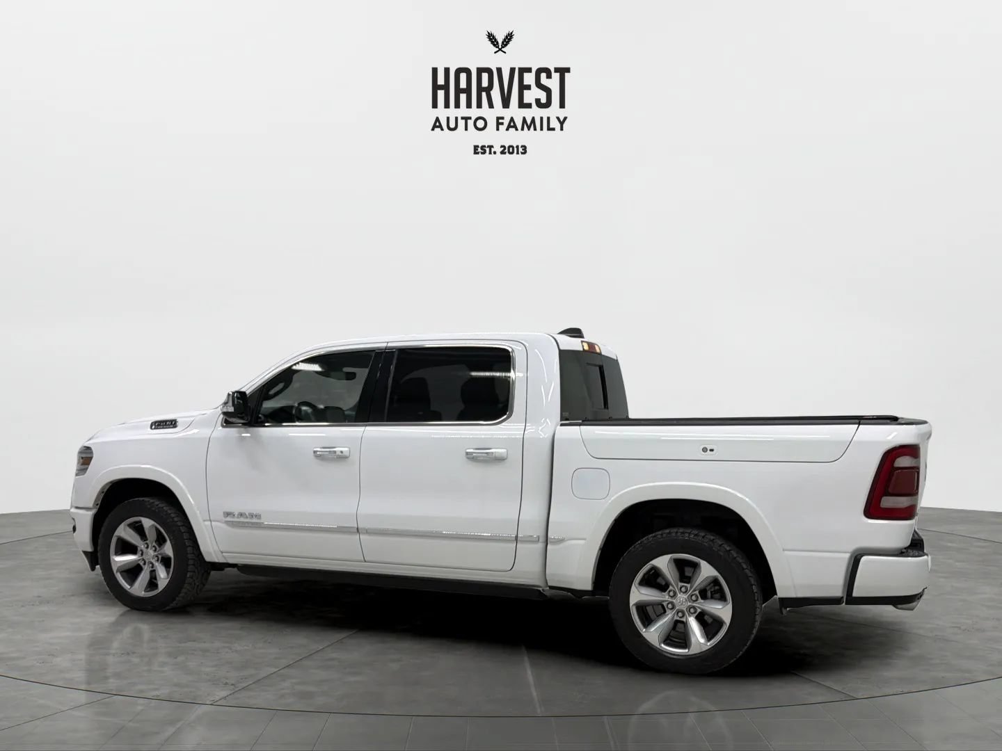 Used 2021 RAM 1500 Limited w/ Body Color Bumper Group AWD/4WD image 3
