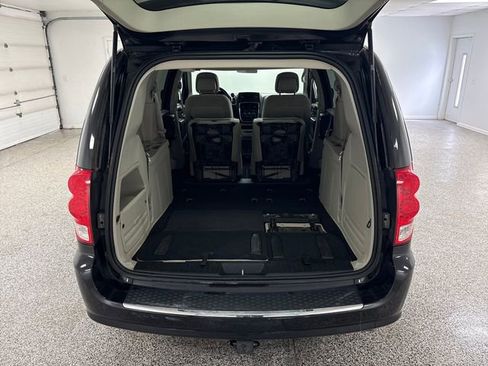 Used 2013 Dodge Grand Caravan SE image 27