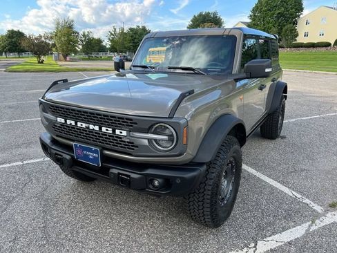 Used 2025 Ford Bronco Badlands AWD/4WD image 4