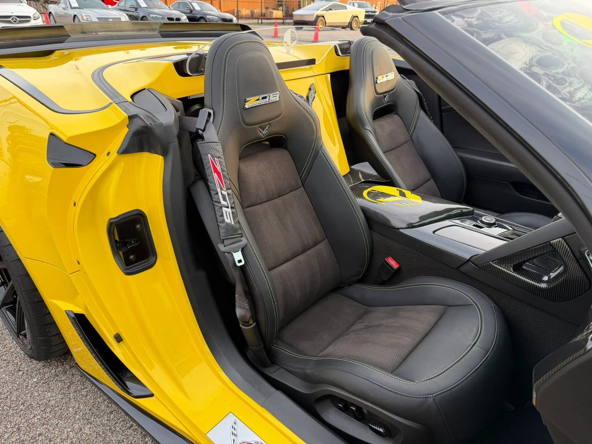 Used 2016 Chevrolet Corvette Z06 w/ 3LZ Preferred Equipment Group RWD image 26