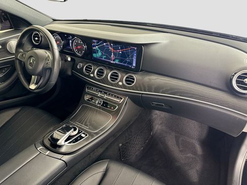 Certified 2018 Mercedes-Benz E 400 4MATIC Sedan image 37