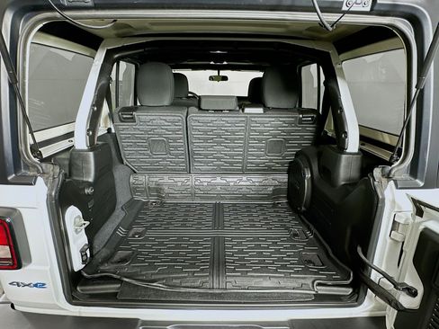 Used 2023 Jeep Wrangler Unlimited w/ Convenience Group image 26