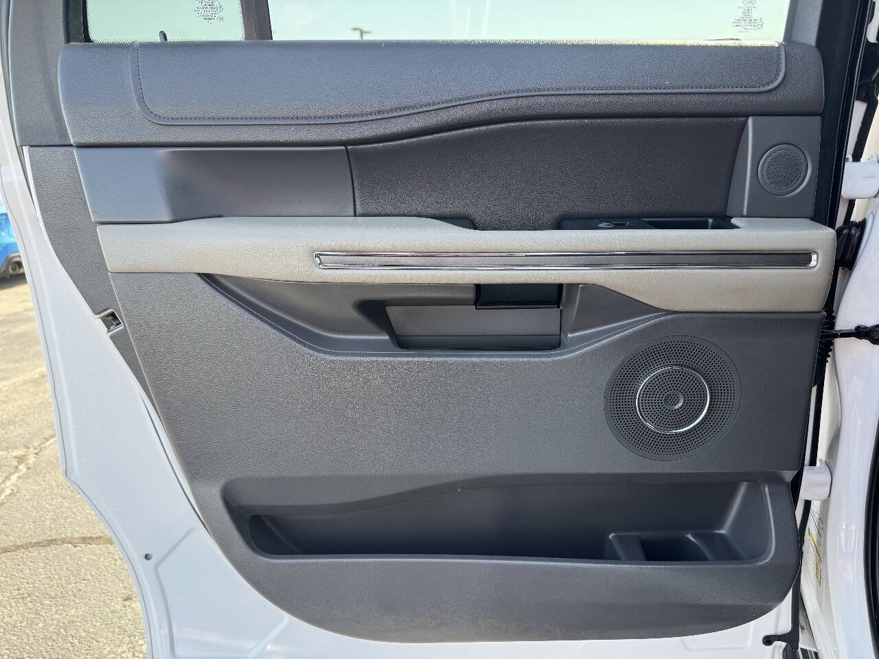 Used 2019 Ford Expedition Max XLT w/ Equipment Group 202A RWD image 17