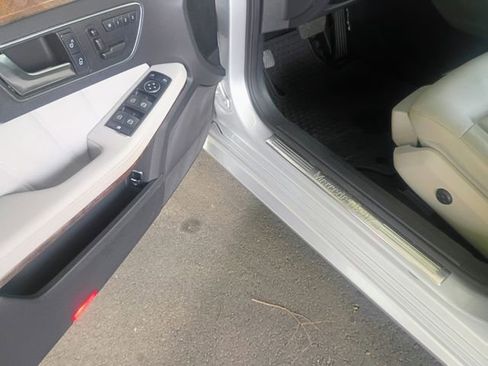 Used 2013 Mercedes-Benz E 350 Sedan image 26