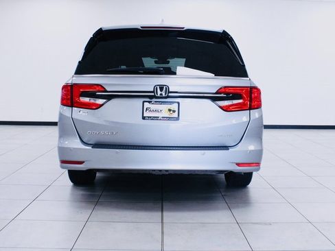 Used 2023 Honda Odyssey Elite image 6