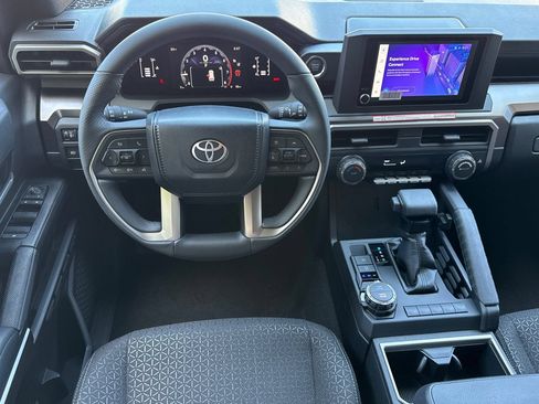 New 2026 Toyota 4Runner SR5 AWD/4WD image 17