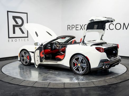 Used 2019 Ferrari Portofino image 25