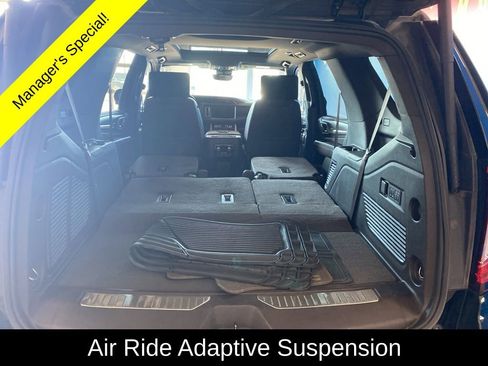 Used 2024 GMC Yukon Denali w/ Denali Reserve Package image 21