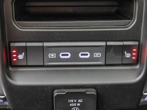 New 2026 RAM 1500 Laramie AWD/4WD image 43