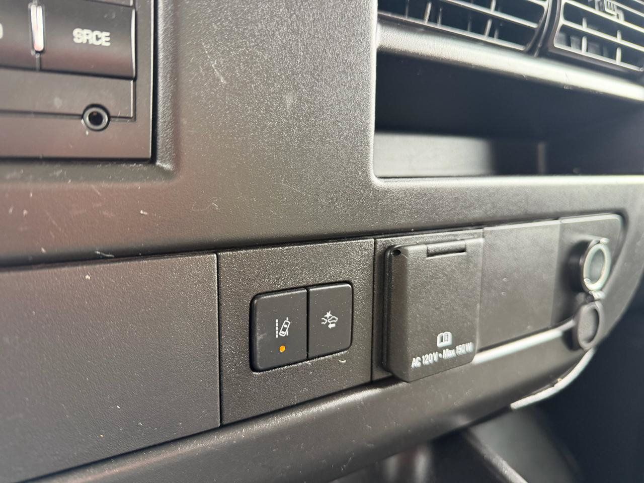 Used 2020 Chevrolet Express 3500 RWD image 25