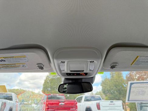 Used 2025 Buick Envision Sport Touring image 21