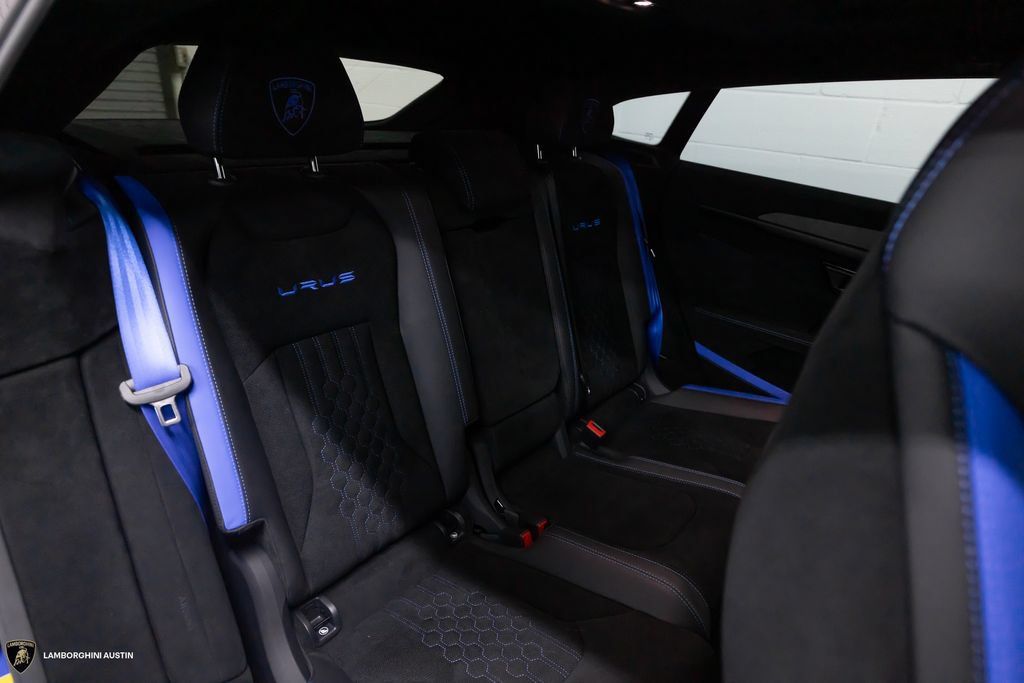 Used 2024 Lamborghini Urus Performante AWD/4WD image 37