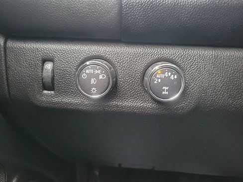 Used 2019 GMC Canyon SLE w/ SLE Convenience Package image 10