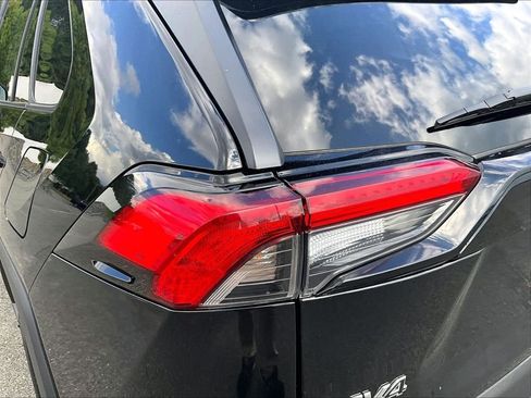 Used 2025 Toyota RAV4 XLE AWD/4WD image 34