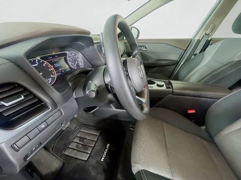 Used 2022 Nissan Rogue SV image 21