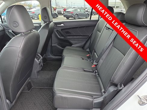 Used 2024 Volkswagen Tiguan SE image 10